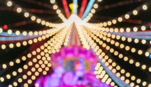 Luces Navidad Vigo 2025: el Circo de Nadal abre sus puetas. Foto de <a href="https://unsplash.com/it/@winstonchen">Winston Chen</a>.